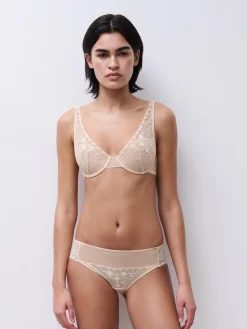 Chantelle Day To Night Plunge BH -