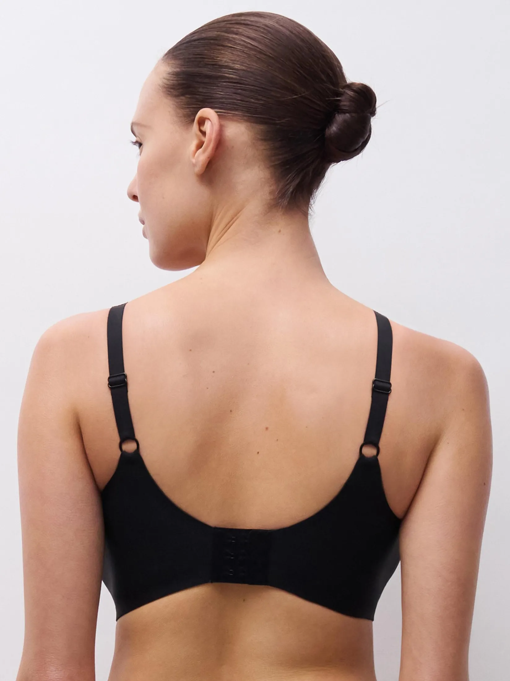 Chantelle SOFTSTRETCH POWER V-neck top -