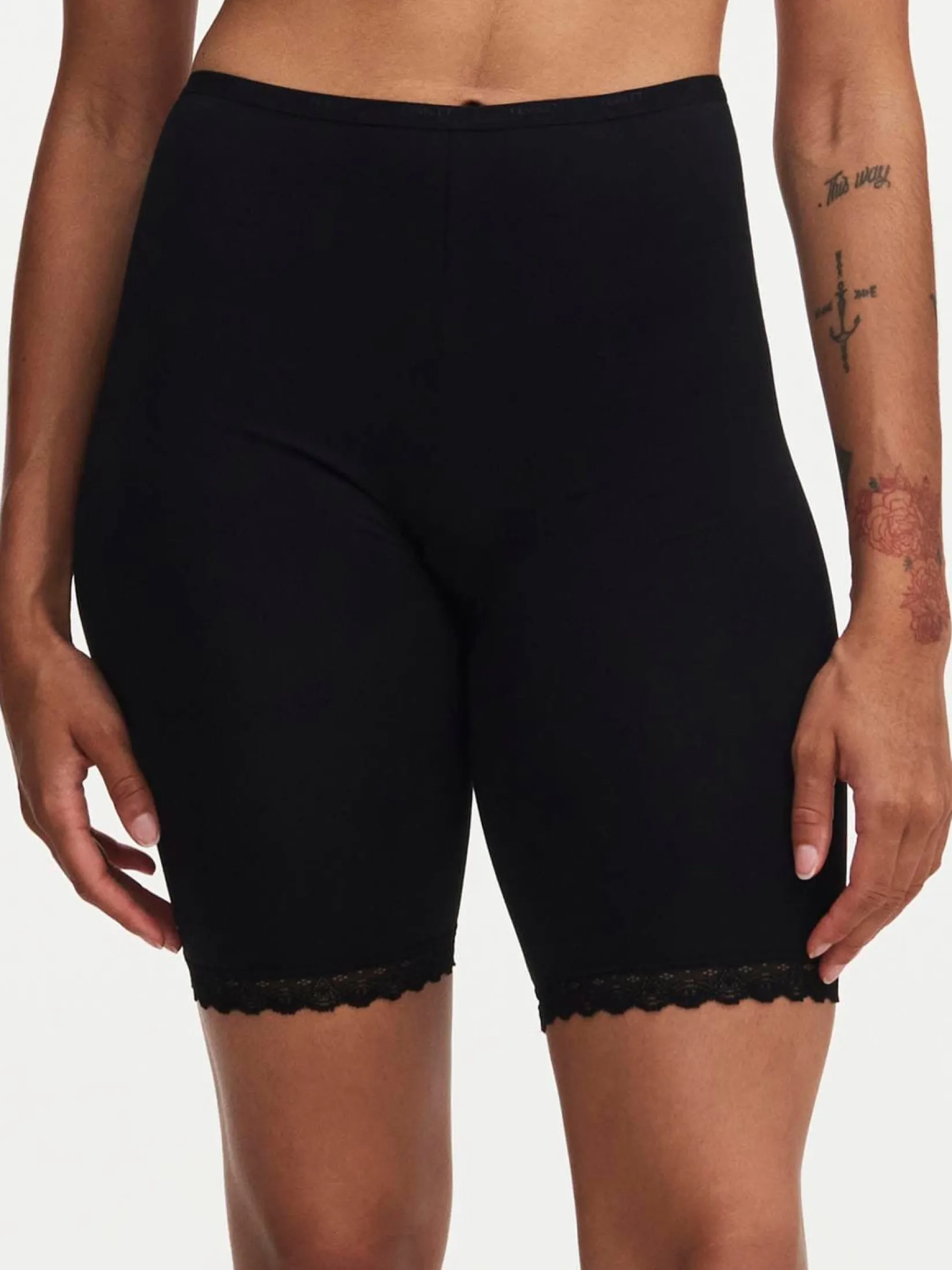 Femilet Basic Lace Long Short -